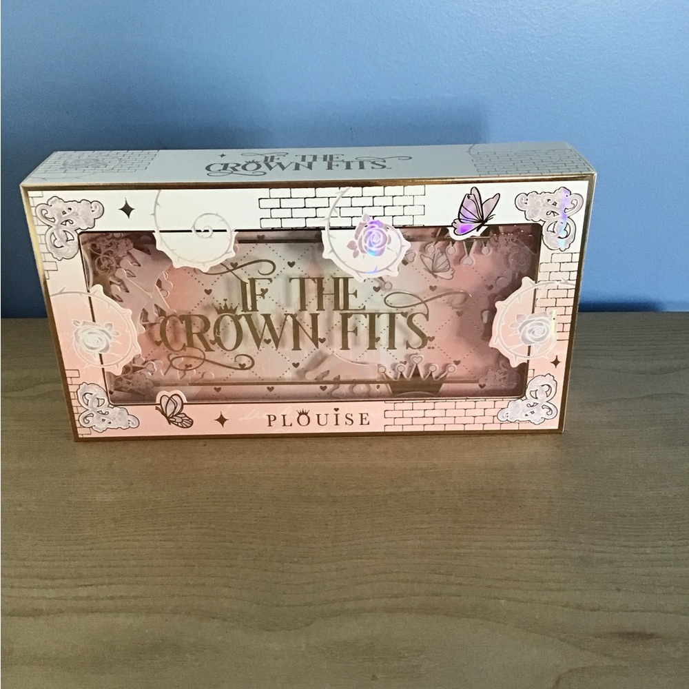 New P.Louise 'If The Crown Fits' Eyeshadow Palette In Box
